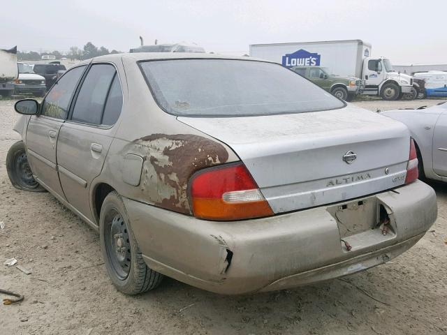 1N4DL01D51C138584 - 2001 NISSAN ALTIMA XE GOLD photo 3