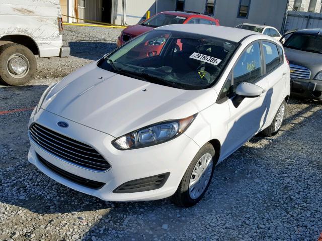 3FADP4TJ6GM171017 - 2016 FORD FIESTA S WHITE photo 2