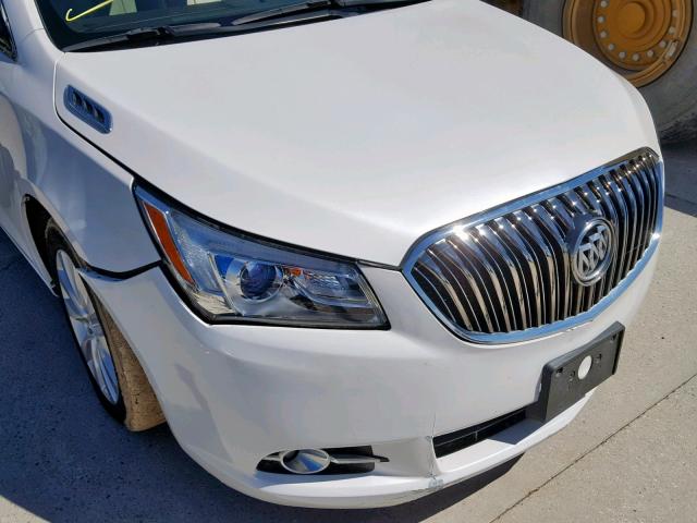 1G4GB5GR2FF239268 - 2015 BUICK LACROSSE WHITE photo 9