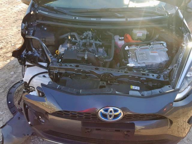 JTDKDTB38J1619589 - 2018 TOYOTA PRIUS C GRAY photo 7