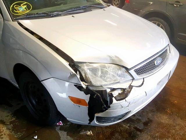 1FAHP31N17W347666 - 2007 FORD FOCUS ZX3 WHITE photo 9