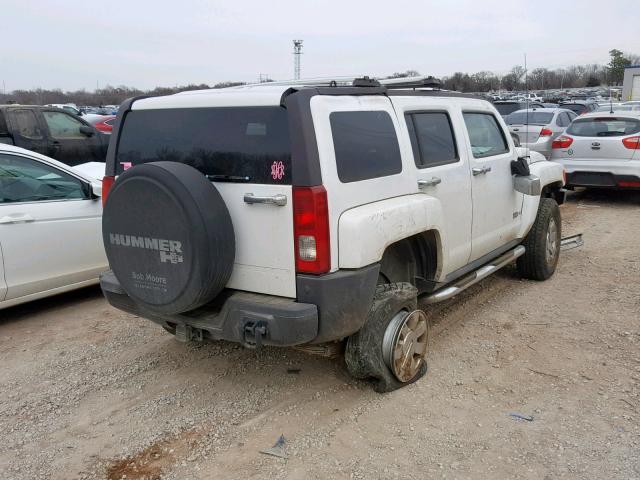 5GTDN136168103813 - 2006 HUMMER H3 WHITE photo 4