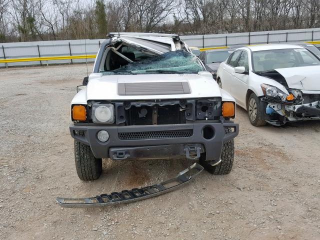 5GTDN136168103813 - 2006 HUMMER H3 WHITE photo 9