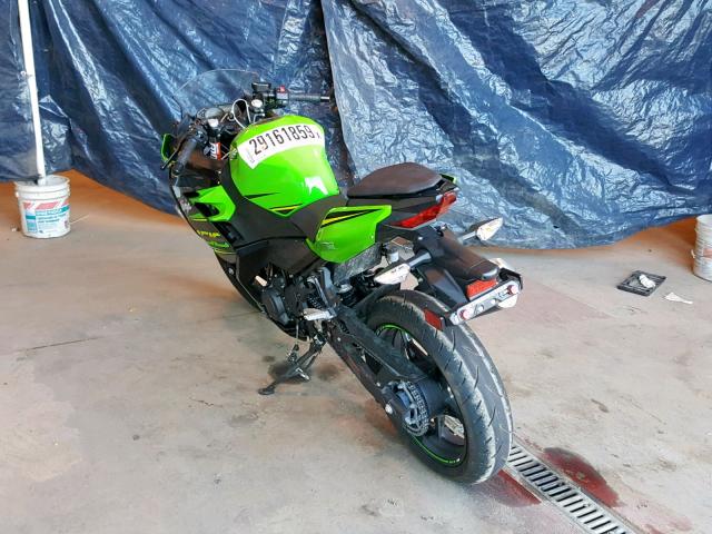 JKAEXKG14JDA14194 - 2018 KAWASAKI EX400 GREEN photo 3