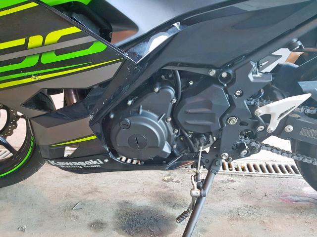 JKAEXKG14JDA14194 - 2018 KAWASAKI EX400 GREEN photo 7