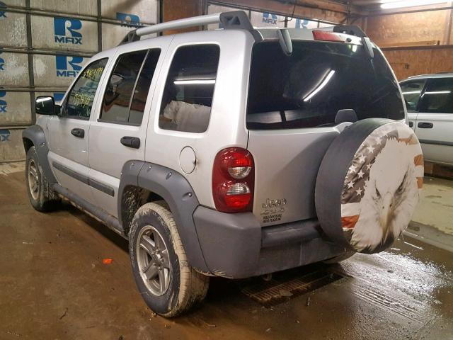 1J4GL38K15W687632 - 2005 JEEP LIBERTY RE SILVER photo 3