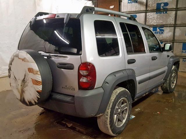 1J4GL38K15W687632 - 2005 JEEP LIBERTY RE SILVER photo 4