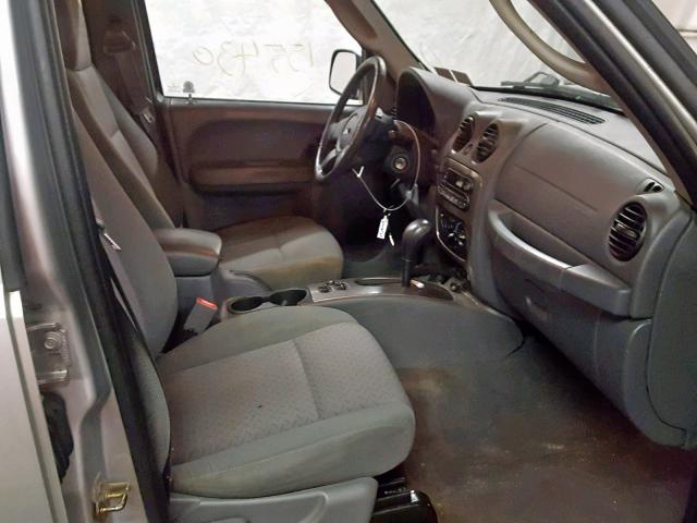 1J4GL38K15W687632 - 2005 JEEP LIBERTY RE SILVER photo 5