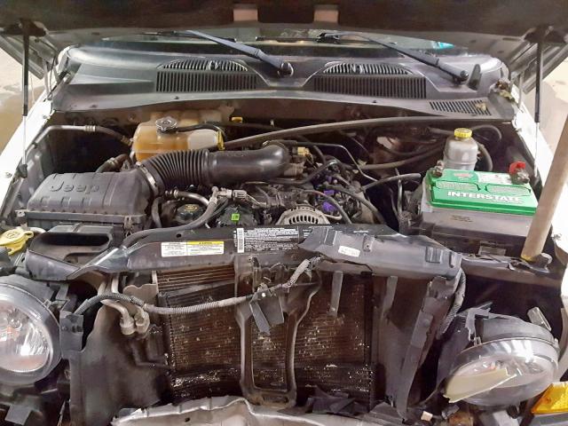 1J4GL38K15W687632 - 2005 JEEP LIBERTY RE SILVER photo 7