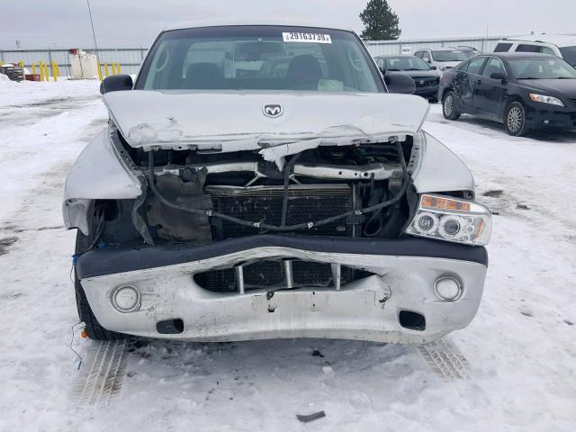 1B7GL32X52S577583 - 2002 DODGE DAKOTA SPO SILVER photo 9