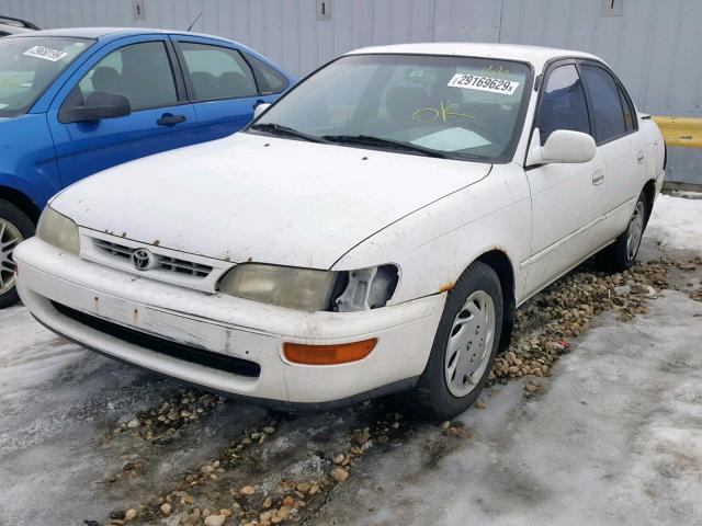 1NXBB02EXVZ616019 - 1997 TOYOTA COROLLA DX WHITE photo 2