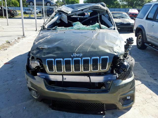 1C4PJLCB2KD272278 - 2019 JEEP CHEROKEE L GREEN photo 9