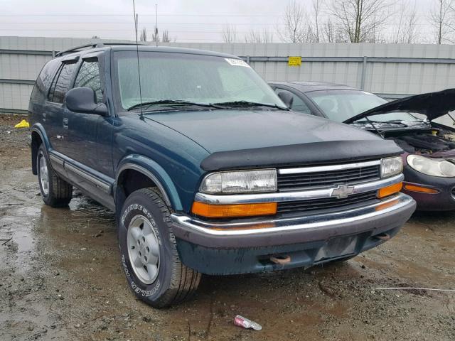 1GNDT13W1WK126497 - 1998 CHEVROLET BLAZER GREEN photo 1