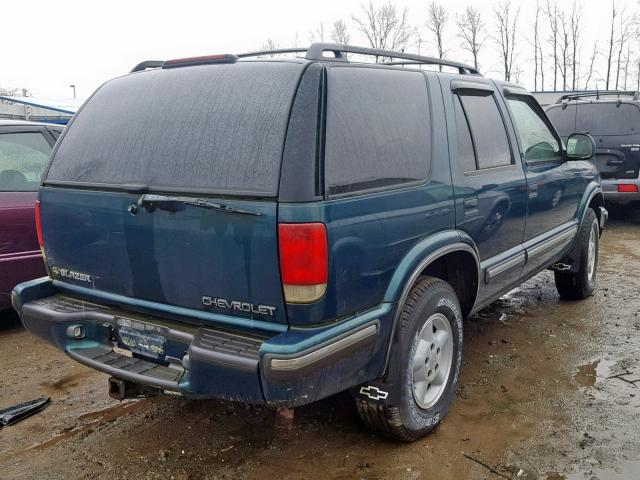 1GNDT13W1WK126497 - 1998 CHEVROLET BLAZER GREEN photo 4