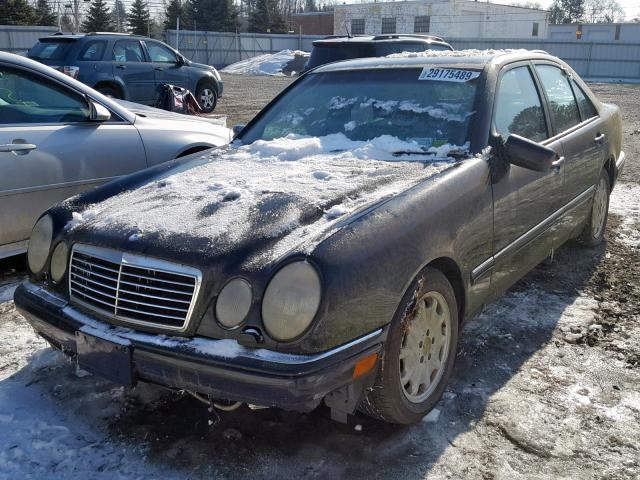 WDBJF55F6VA346969 - 1997 MERCEDES-BENZ E 320 BLACK photo 2