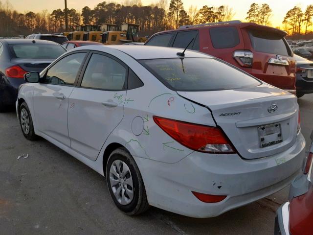 KMHCT4AE4GU139343 - 2016 HYUNDAI ACCENT SE WHITE photo 3