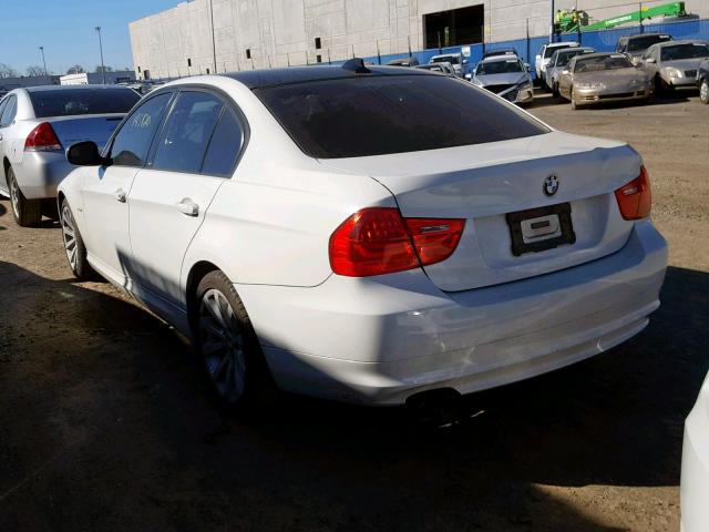 WBAPH5C53BF093668 - 2011 BMW 328 I SULE WHITE photo 3