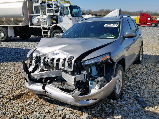 1C4PJLCB0JD537407 - 2018 JEEP CHEROKEE L SILVER photo 2