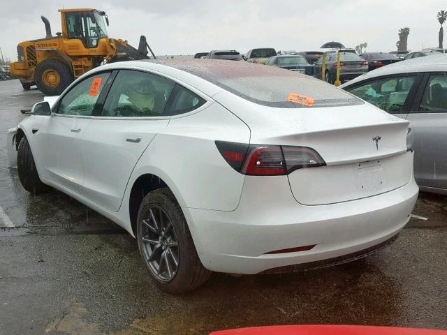 5YJ3E1EA8JF161852 - 2018 TESLA MODEL 3 WHITE photo 3