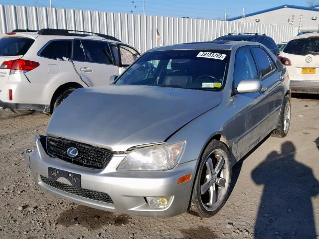 JTHBD192X20054477 - 2002 LEXUS IS 300 SILVER photo 2