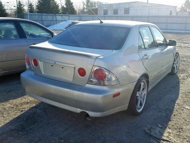 JTHBD192X20054477 - 2002 LEXUS IS 300 SILVER photo 4