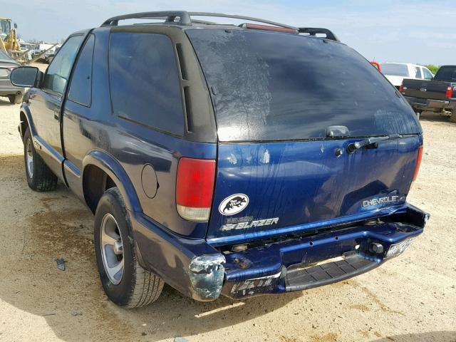 1GNCS18W8YK254388 - 2000 CHEVROLET BLAZER BLUE photo 3