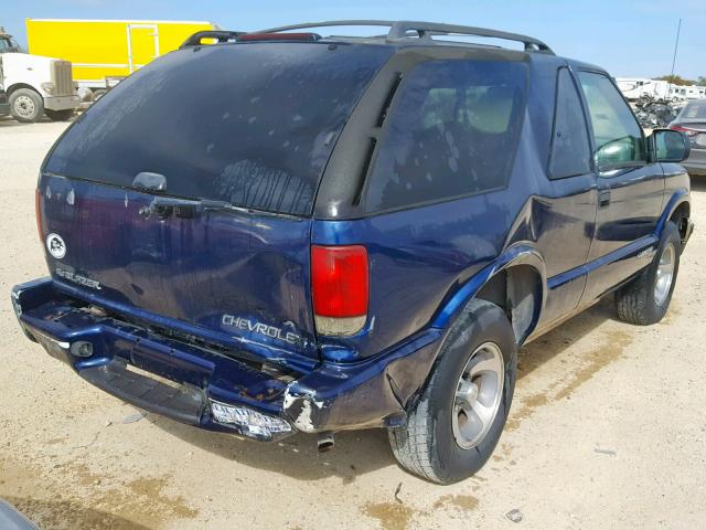 1GNCS18W8YK254388 - 2000 CHEVROLET BLAZER BLUE photo 4