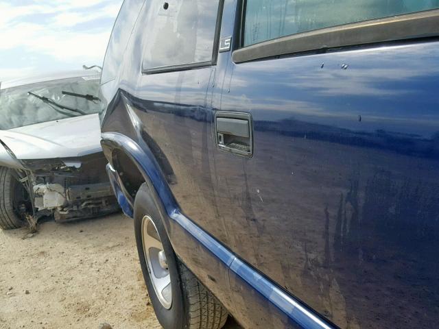 1GNCS18W8YK254388 - 2000 CHEVROLET BLAZER BLUE photo 9