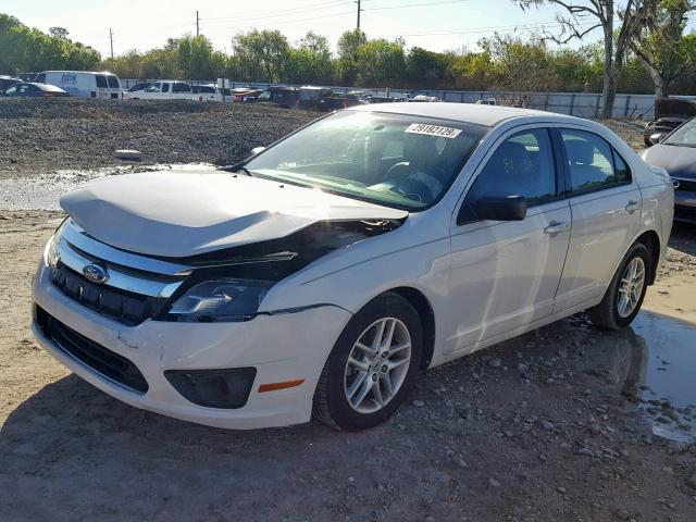 3FAHP0GA5BR109673 - 2011 FORD FUSION S WHITE photo 2