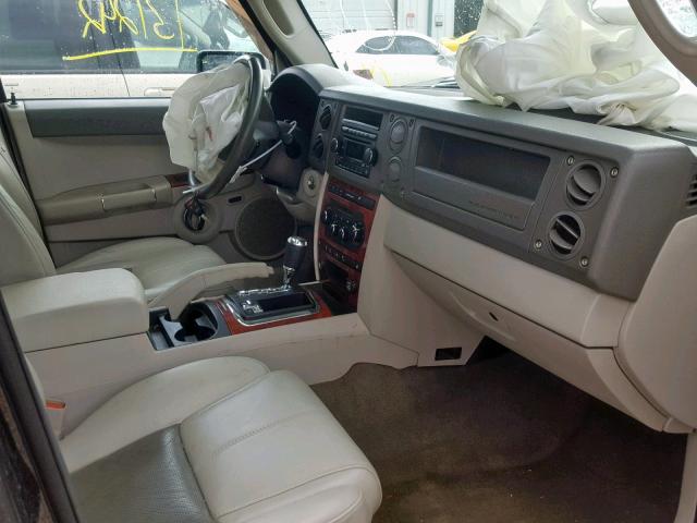 1J8HG58216C283106 - 2006 JEEP COMMANDER BLACK photo 5