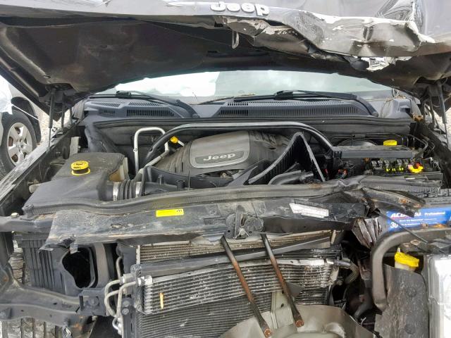 1J8HG58216C283106 - 2006 JEEP COMMANDER BLACK photo 7