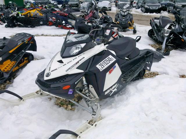 2BPSMXBA4BV000126 - 2011 SKI DOO MXZ WHITE photo 2