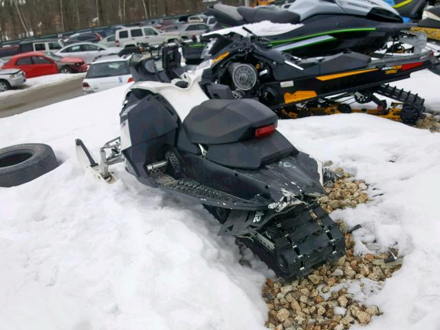 2BPSMXBA4BV000126 - 2011 SKI DOO MXZ WHITE photo 3