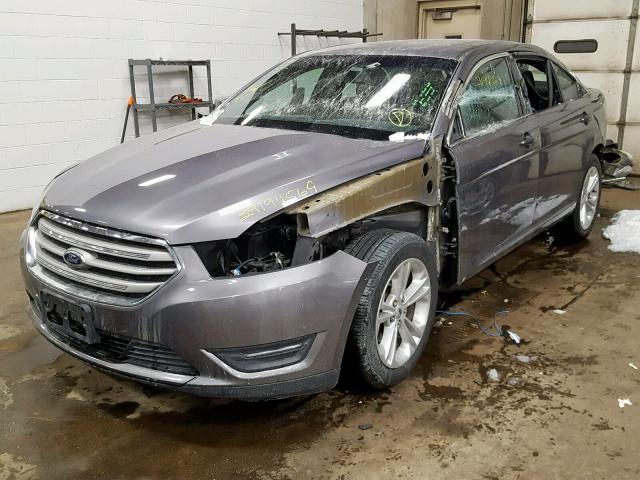 1FAHP2E86DG221355 - 2013 FORD TAURUS SEL GRAY photo 2