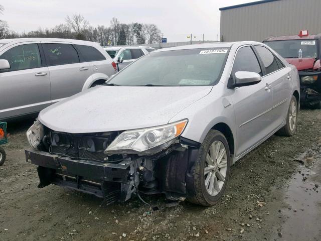 4T1BD1FK2CU025650 - 2012 TOYOTA CAMRY HYBR SILVER photo 2