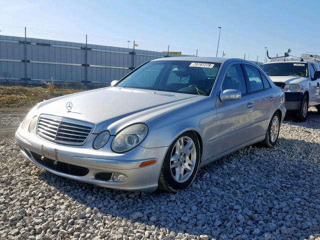 WDBUF65J13A180087 - 2003 MERCEDES-BENZ E 320 SILVER photo 2