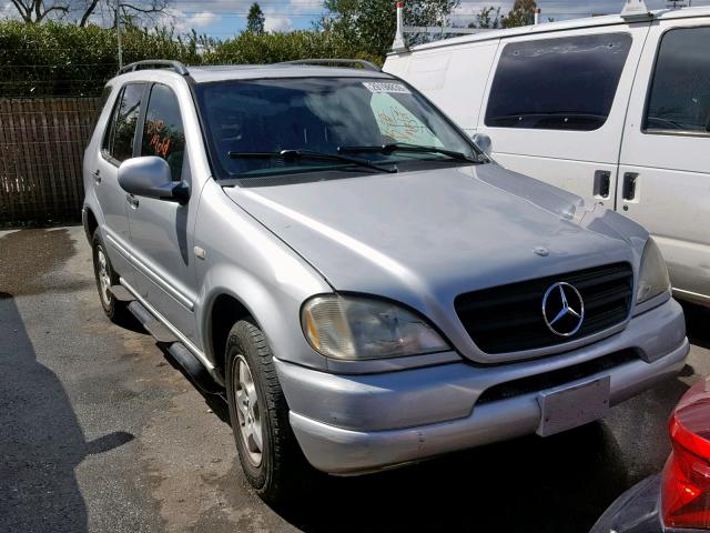 4JGAB54E51A230786 - 2001 MERCEDES-BENZ ML 320 SILVER photo 1