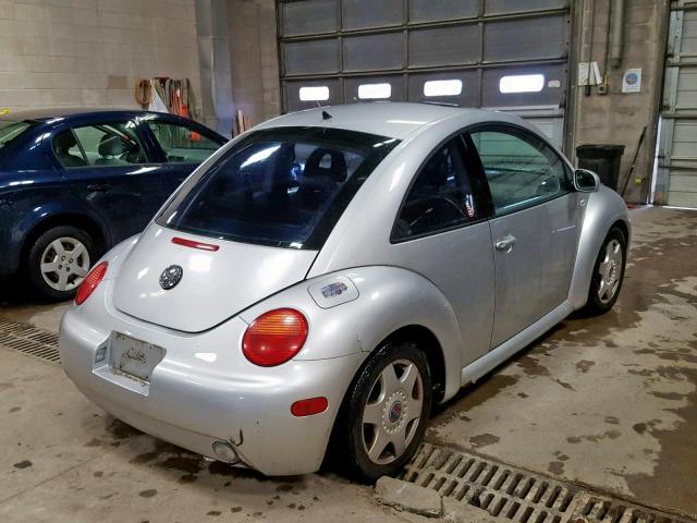 3VWCB21C11M444883 - 2001 VOLKSWAGEN NEW BEETLE SILVER photo 4