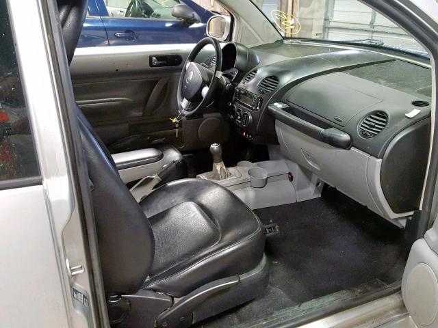3VWCB21C11M444883 - 2001 VOLKSWAGEN NEW BEETLE SILVER photo 5