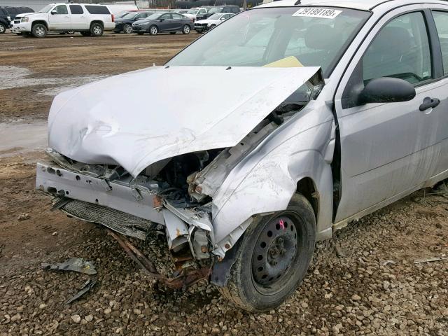 1FAFP34N17W209015 - 2007 FORD FOCUS ZX4 SILVER photo 9