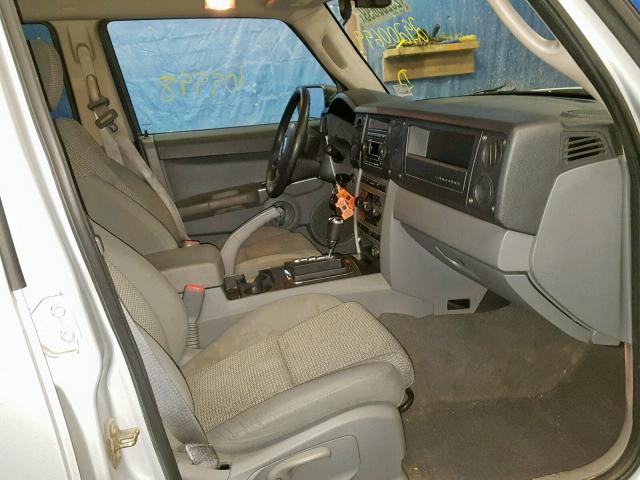1J8HG48K76C206038 - 2006 JEEP COMMANDER SILVER photo 5