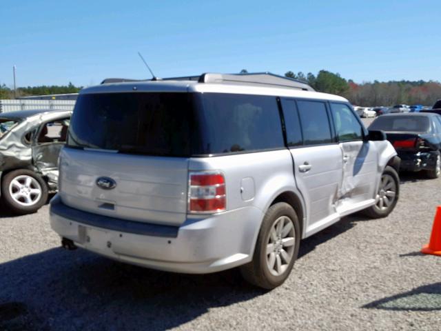 2FMDK51C39BA18761 - 2009 FORD FLEX SE SILVER photo 4