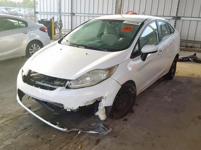 3FADP4AJ7CM128223 - 2012 FORD FIESTA S WHITE photo 2