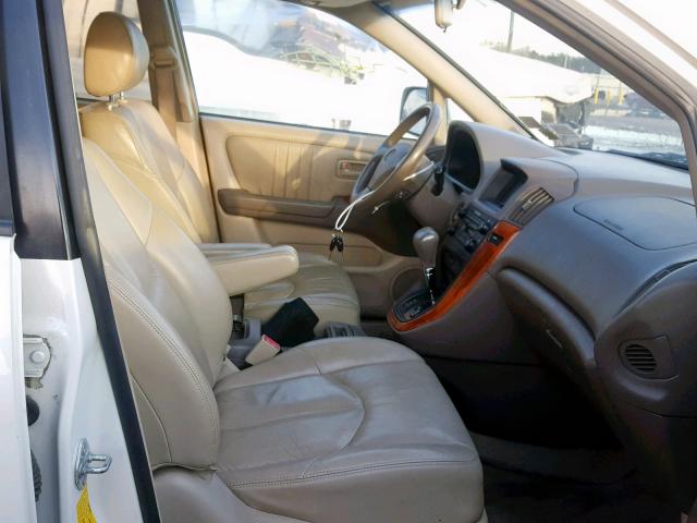 JT6HF10U8Y0126474 - 2000 LEXUS RX 300 WHITE photo 5