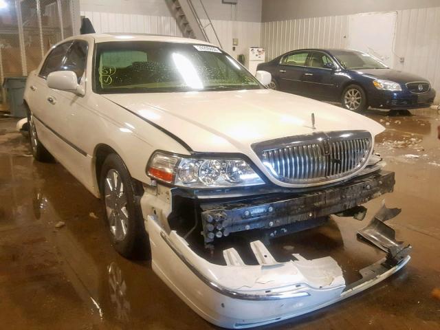 1LNHM83W37Y602937 - 2007 LINCOLN TOWN CAR D WHITE photo 1