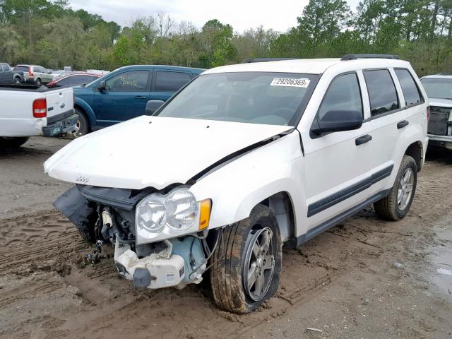 1J4GS48K15C634052 - 2005 JEEP GRAND CHER WHITE photo 2