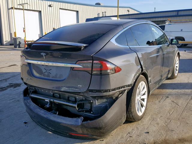 5YJXCDE28JF114984 - 2018 TESLA MODEL X GRAY photo 4