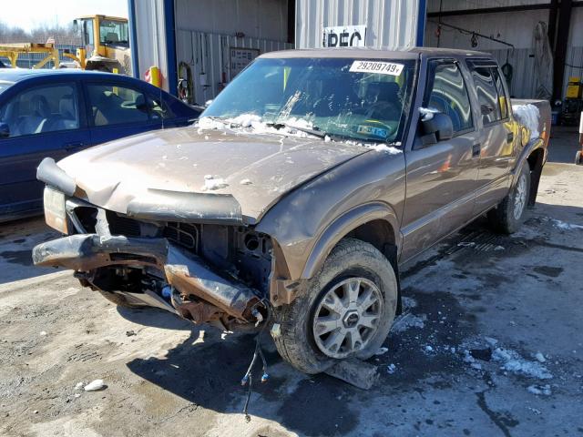 1GTDT13W32K218066 - 2002 GMC SONOMA BROWN photo 2