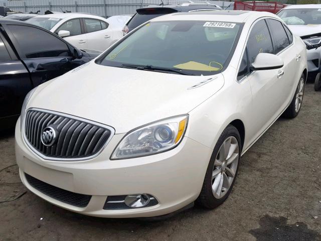 1G4PR5SK1D4125440 - 2013 BUICK VERANO CON WHITE photo 2