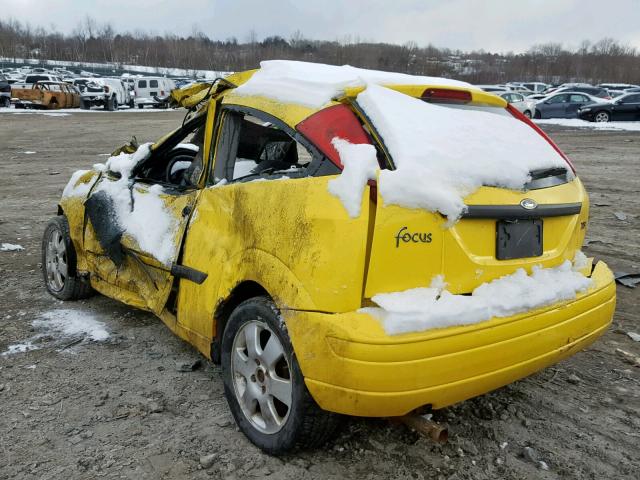 3FAFP31362R207145 - 2002 FORD FOCUS ZX3 YELLOW photo 3